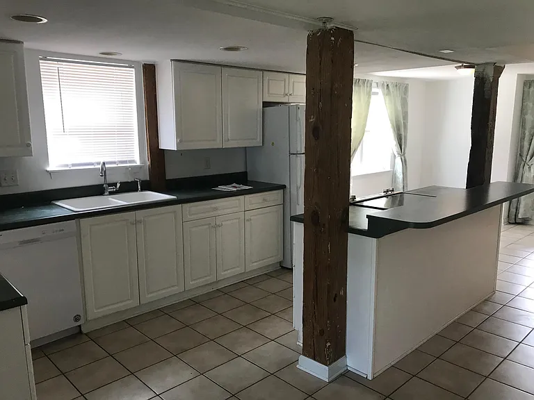 912 Lovell Ave #B — Photo 5
