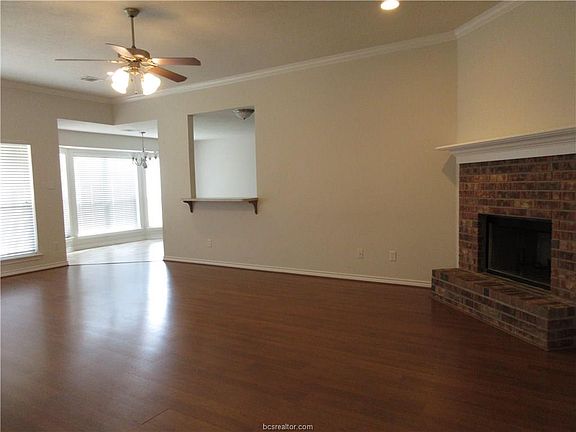 3rd image of 4103 Halifax Dr