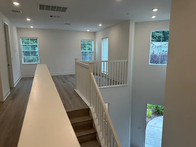 100 Village Ln — Photo 14