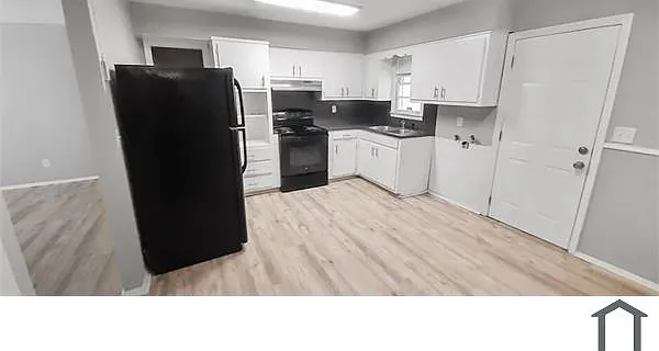 3 bed, $1,295 — Photo 2