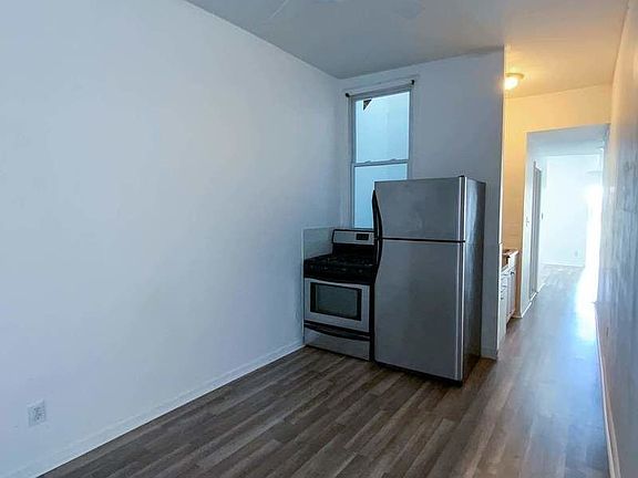 5th image of 266 Nassau Ave APT 3L