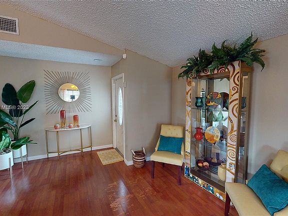 5th image of 7528 SW 7th Pl