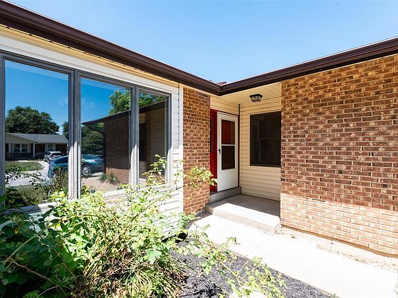 3rd image of 97 Timberbrook Dr #E