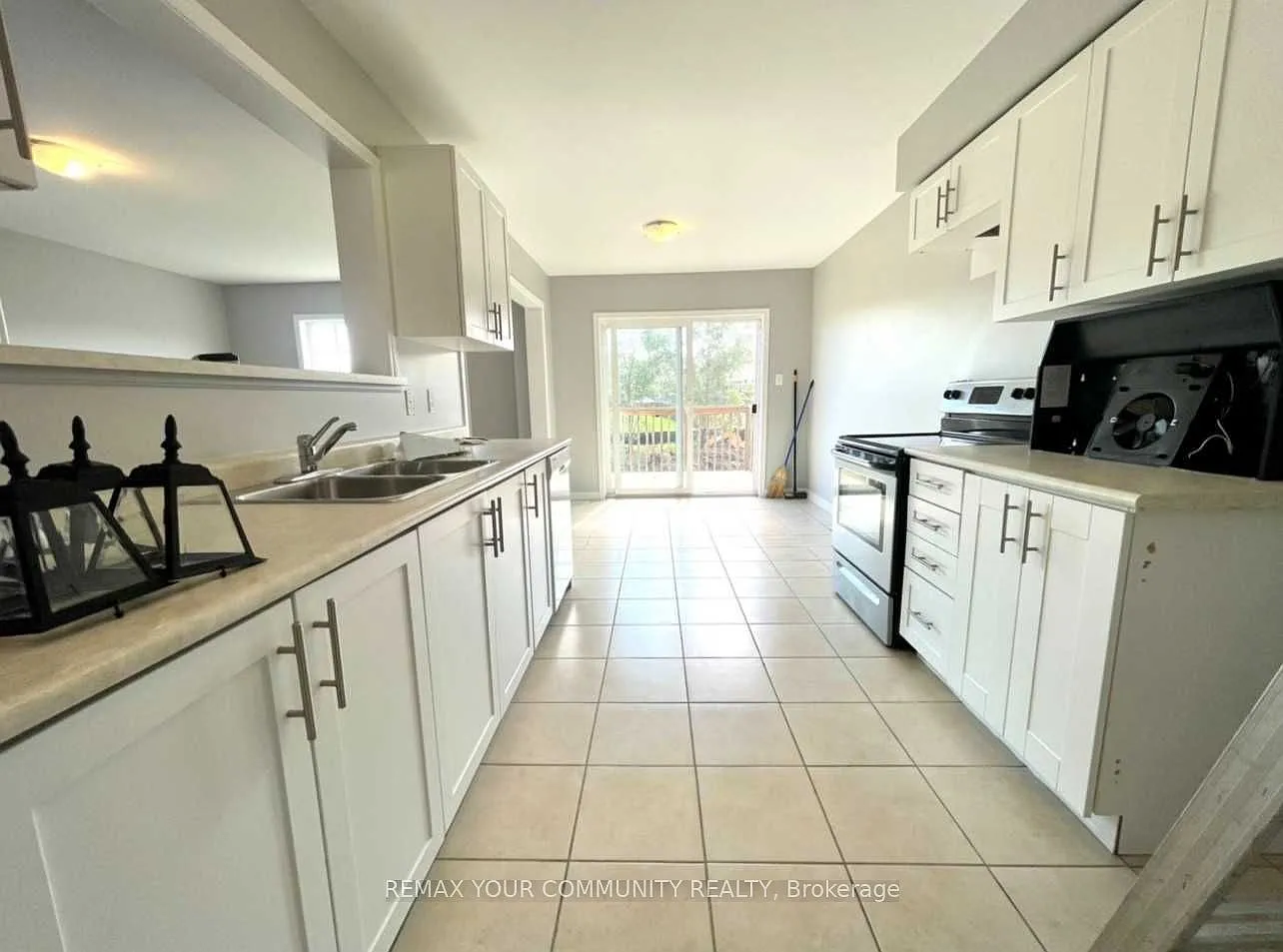 3 bed, $2,450 — Photo 4