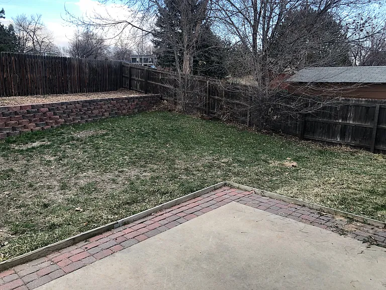 848 Elliott St — Photo 21