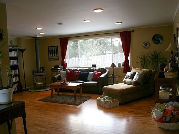 5th image of 897 Burroughs Ave