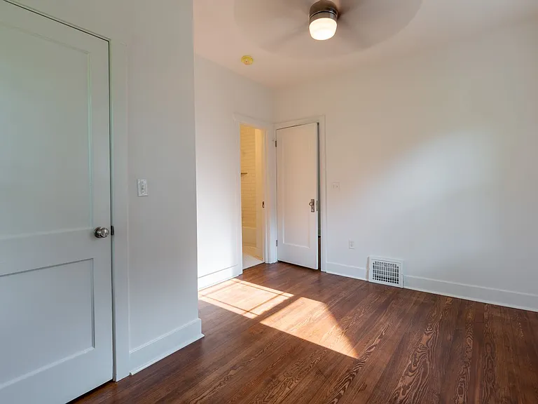 523 E Normal St — Photo 22