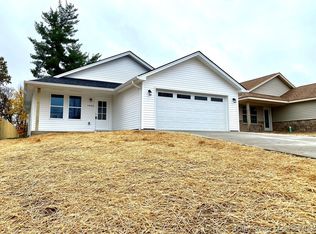 1402 Mount Zion Rd, Henryville, IN 47126