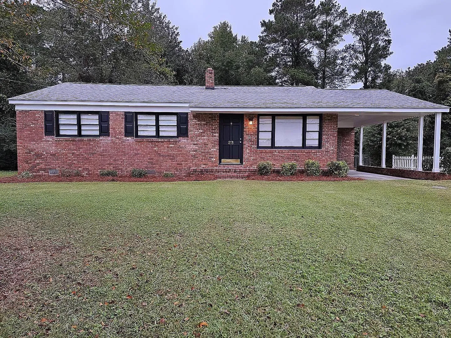 3 bed, 1.5 bath, 1134 sqft, $1,400 — Photo 1