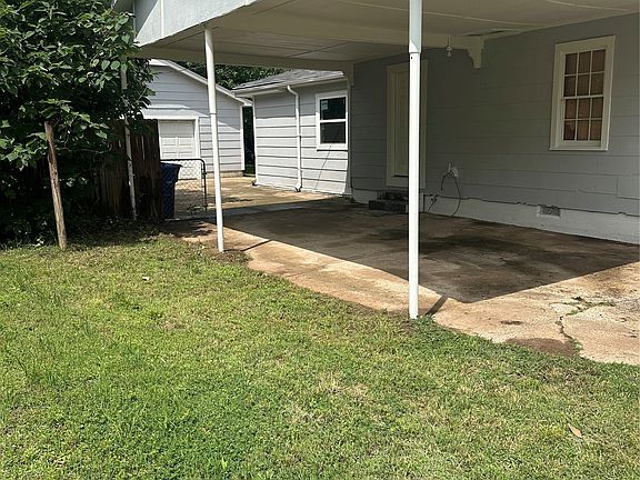 5th image of 4933 W 2nd St