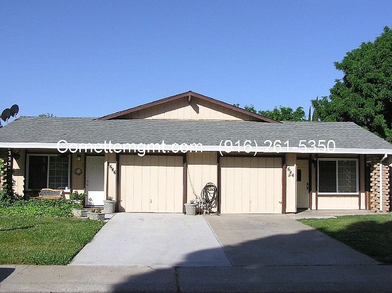 1st image of 2646 Queenwood Dr