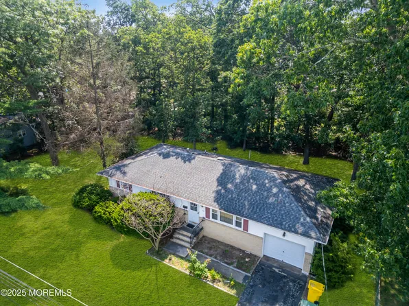 150 Regent Place, Lakewood, NJ 08701