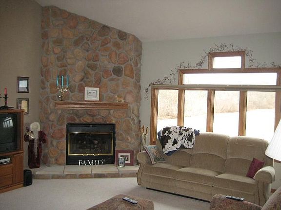 3rd image of 3858 61st St