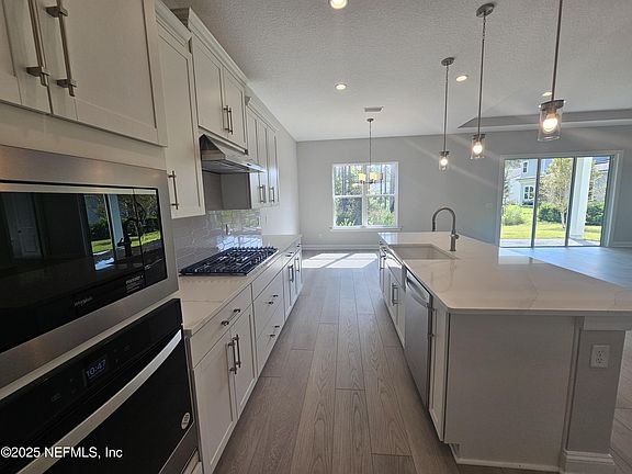 3rd image of 42 ERLKING Court