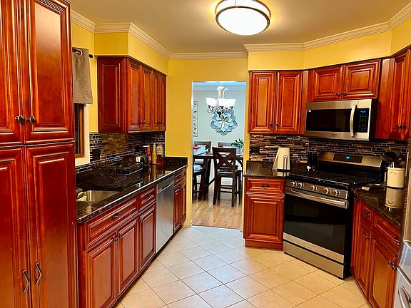 2nd image of 1428 Knotty Pine Dr