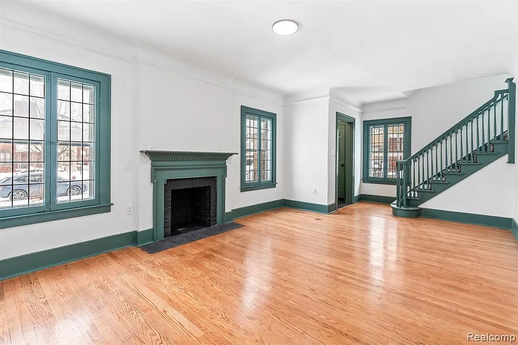 3 bed, 1.5 bath, 1646 sqft, $1,795 — Photo 3