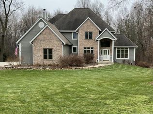 1460 Windy Knoll Dr, Hubertus, WI 53033