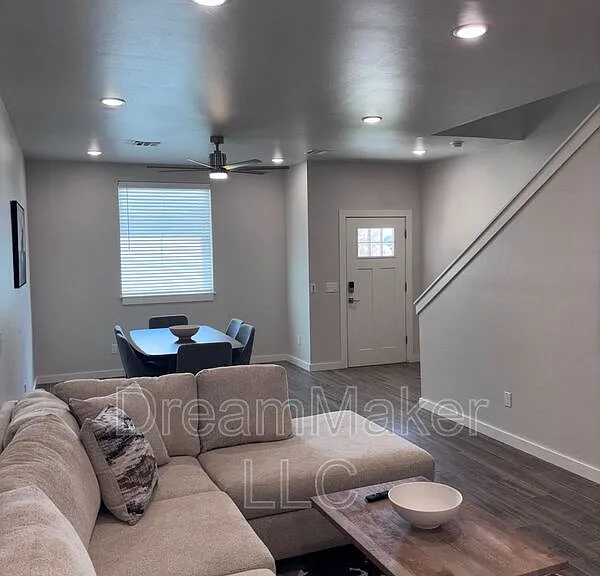 2819 Clifton Ter — Photo 5