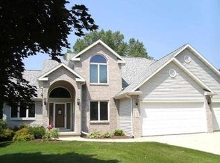 224 Starkweather Dr, Beaver Dam, WI 53916