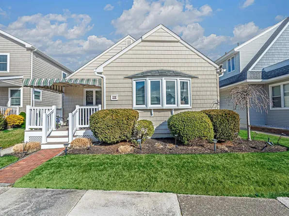 17 E Colmar Cir, Margate, NJ 08402