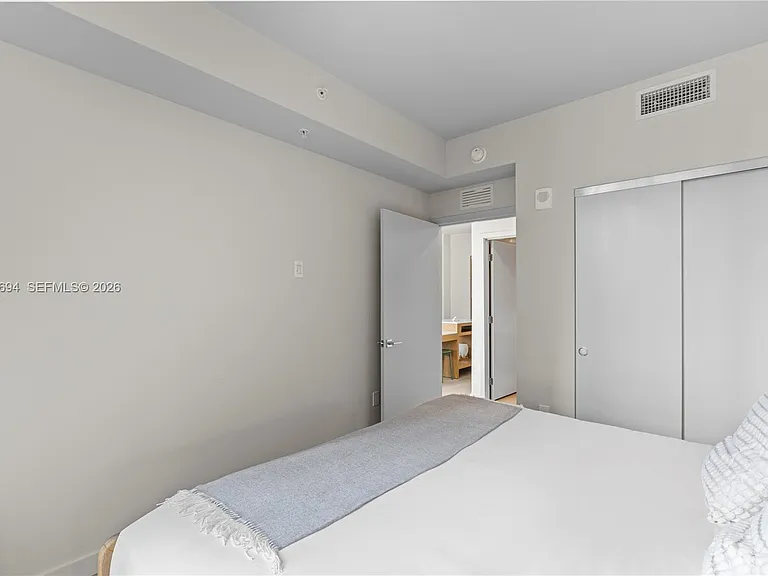 11 NE 6th St #1601 — Photo 22