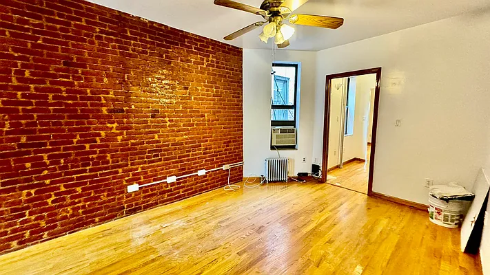 Rented by HOLTON REAL ESTATE INC. | media 19