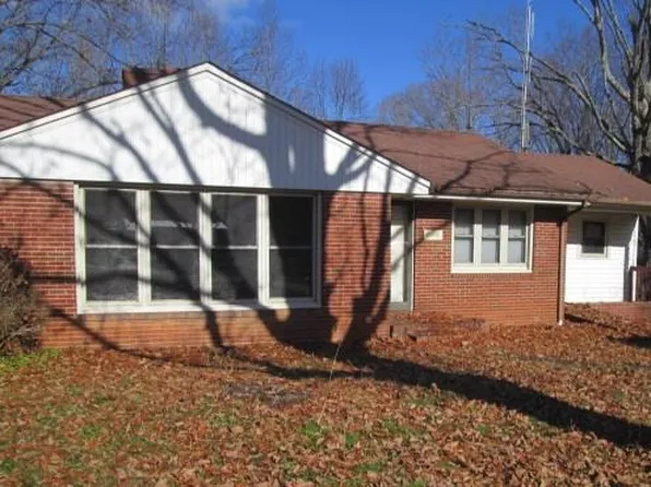 4406 Sunset Dr, Martinsville, VA 24112