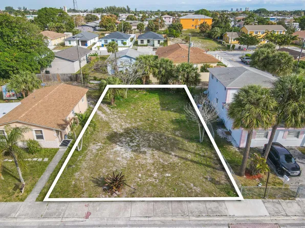 1204 W 35th Street, Riviera Beach, FL 33404