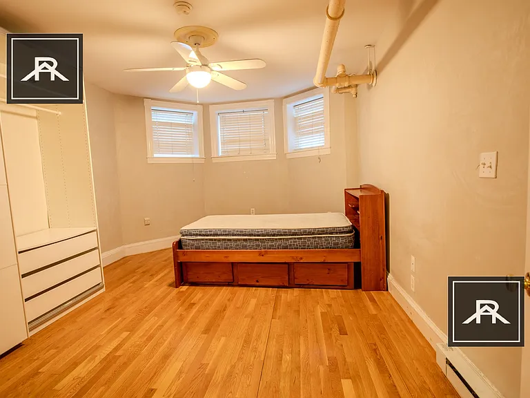 3 Euston St #B — Photo 7
