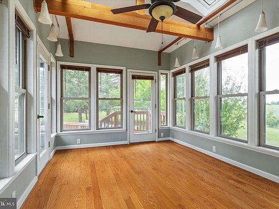 3rd image of 263 Bowling Green Rd
