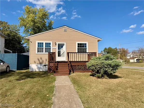 1693 E 32nd St, Lorain, OH 44055