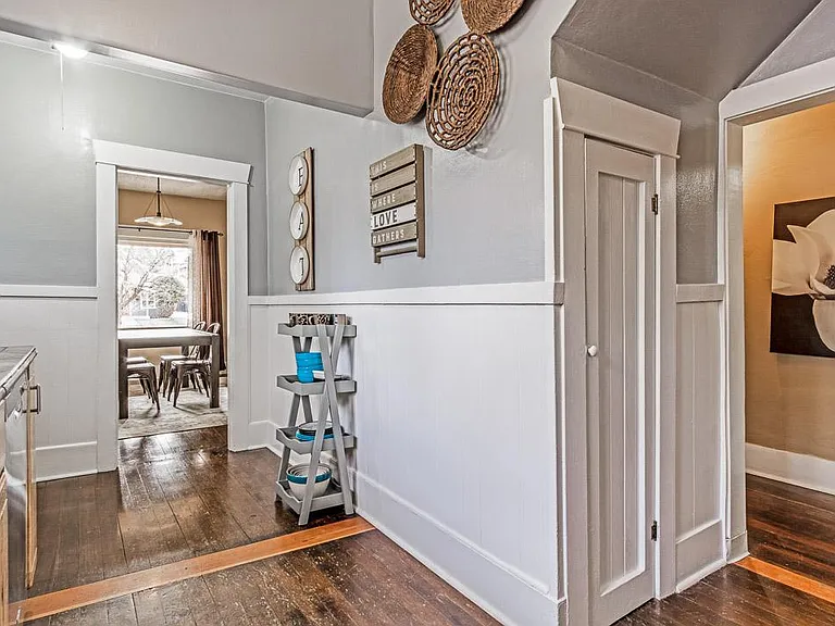 504 Newport Ave — Photo 23