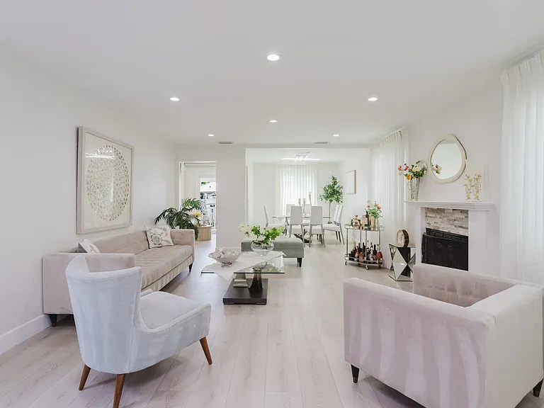10619 Mather Ave — Photo 6