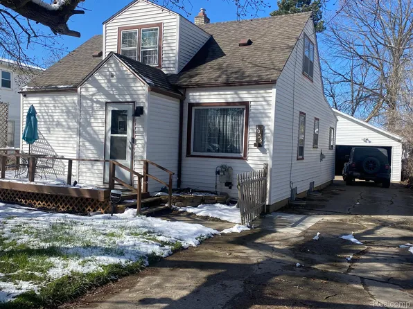 1025 Corydon Dr, Mount Morris, MI 48458