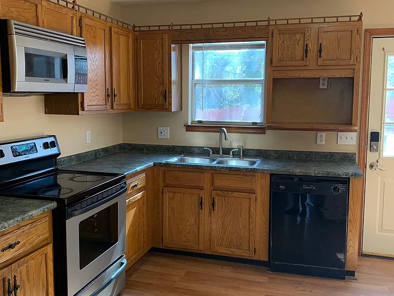 9634 Williamsburg Dr — Photo 4