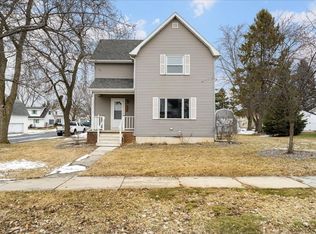 406 Maple St, Luxemburg, WI 54217