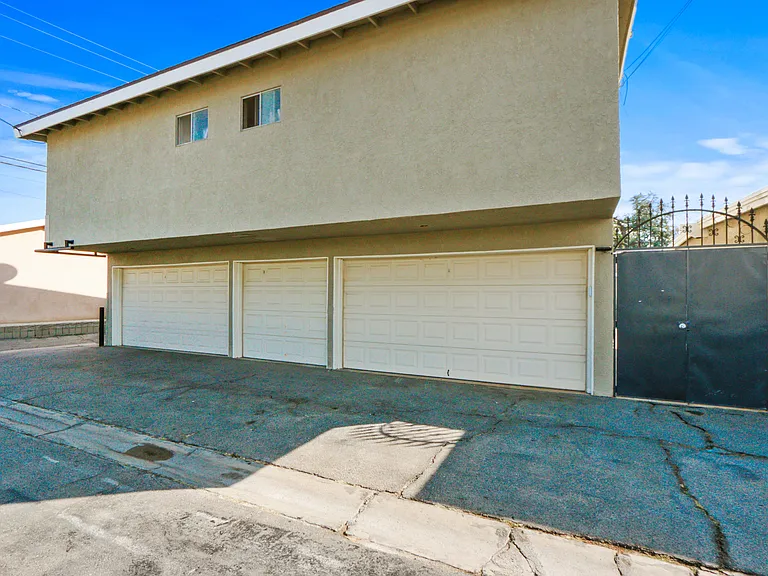 21005 Wood Ave #B — Photo 13
