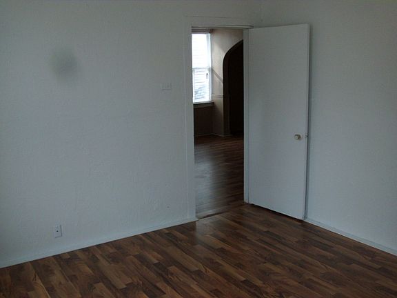 5th image of 248 Pine Ave