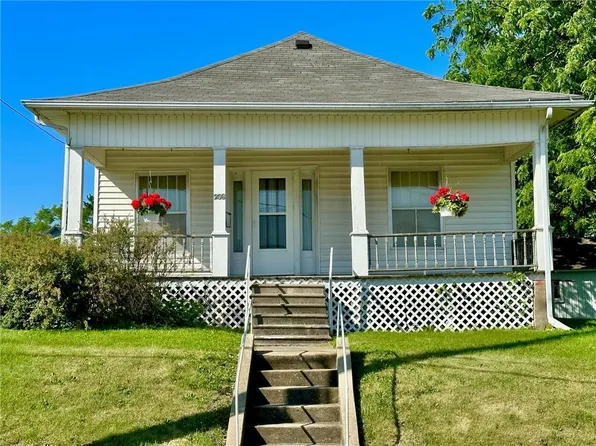 208 W 7th St, Trenton, MO 64683