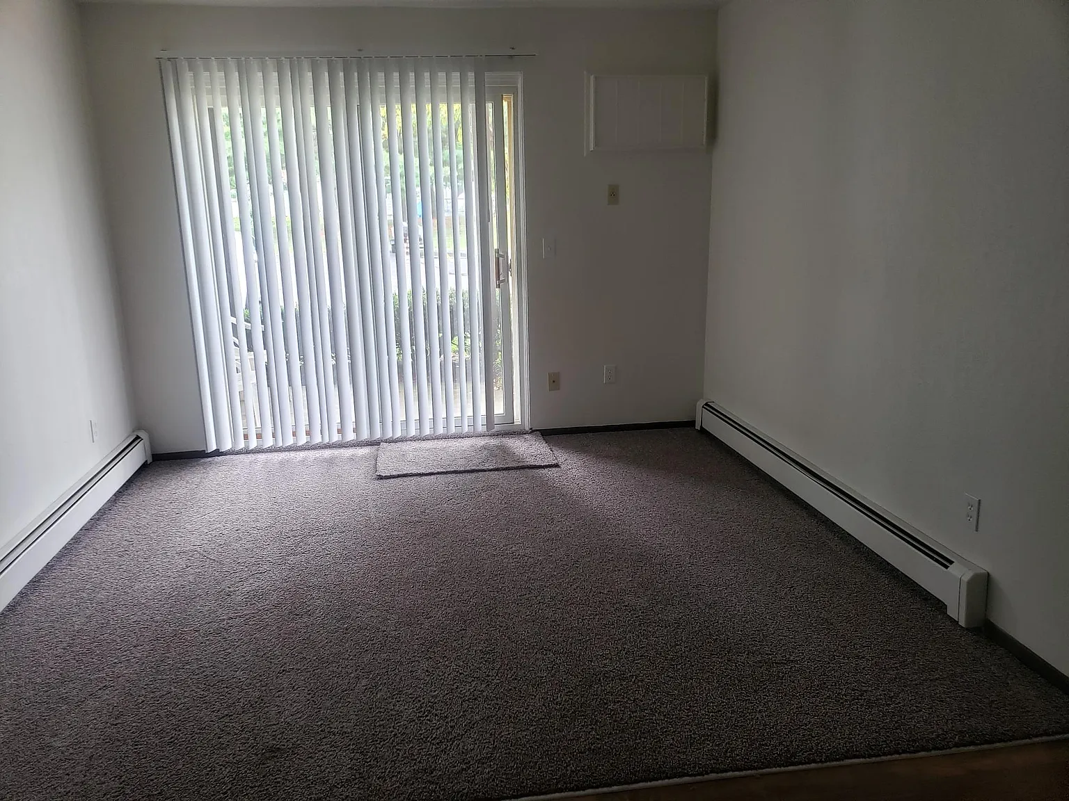 1 bed, $927 — Photo 2