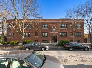 3752 W Roscoe St #2E, Chicago, IL 60618