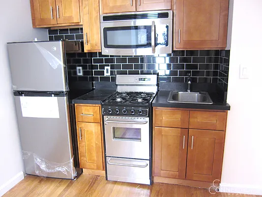 Rented by City Connections Realty | media 11