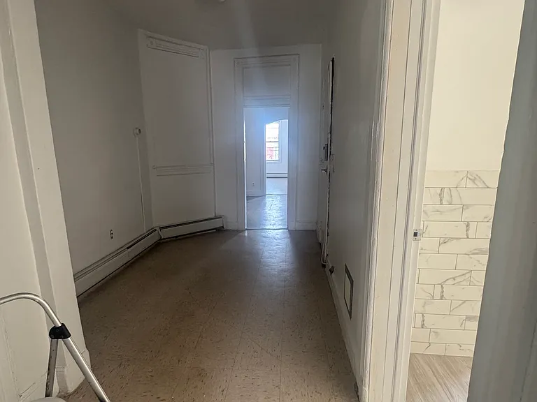 718 Grand St #3 — Photo 7