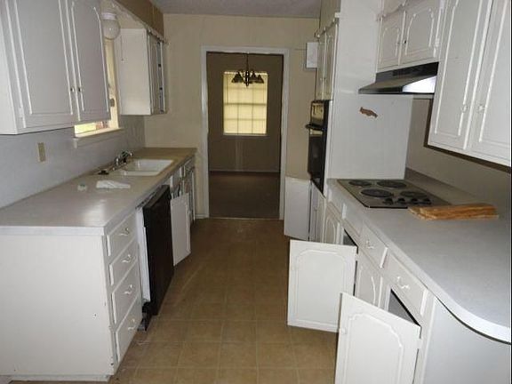 4th image of 6161 Walla Ave