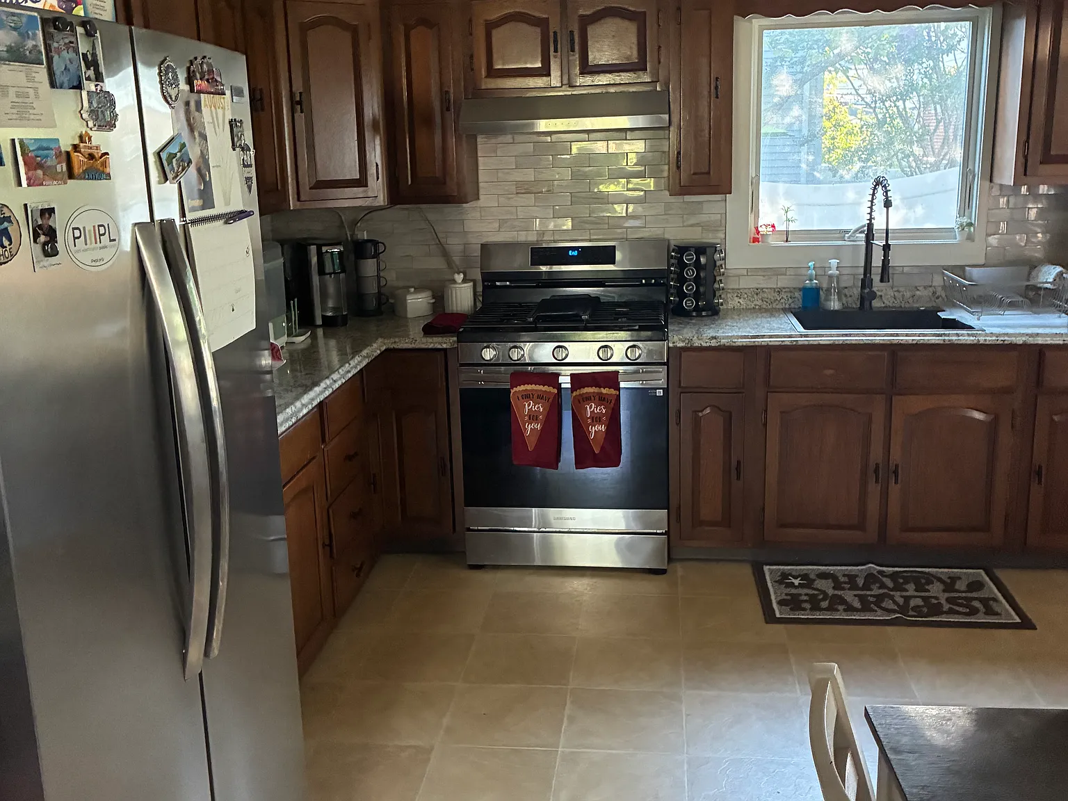 4 bed, 2100 sqft, $6,300 — Photo 2