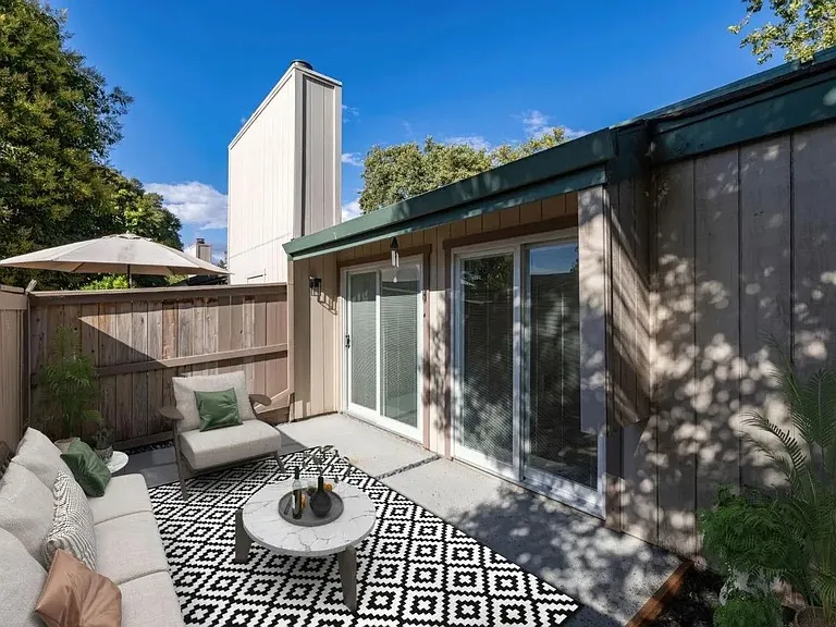 207 Stony Point Rd #B — Photo 9