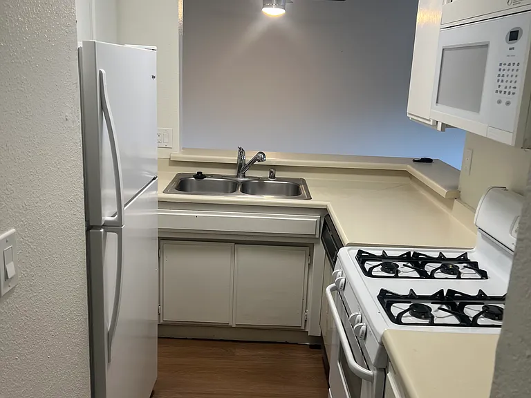 15156 Moorpark St #8 — Photo 9