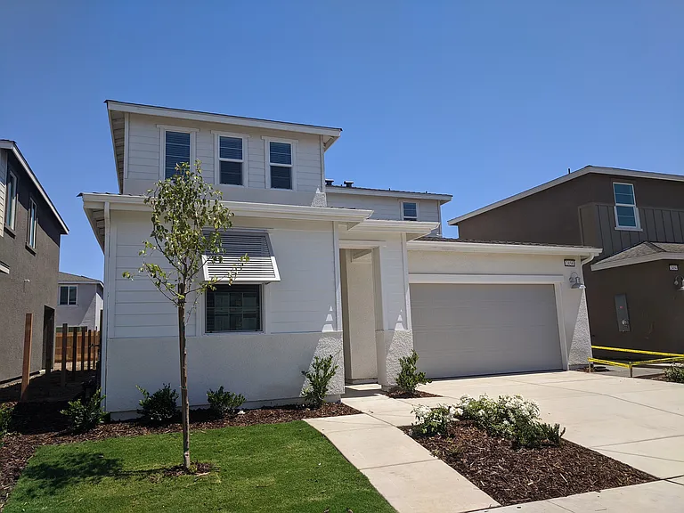 2458 Quesada Dr — Photo 1