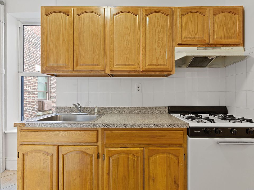 1st image of 336 W 95th St #76
