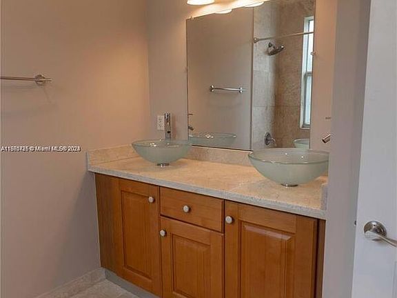 3rd image of 212 SW 9th St #212